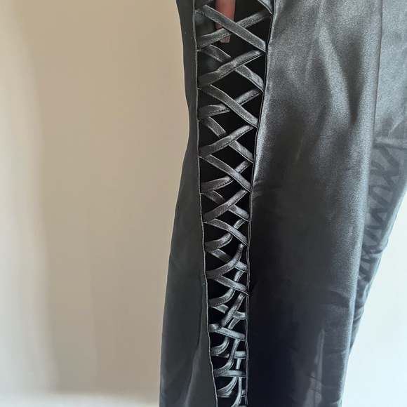 Black slip dress with open side strings on both sides - Picture 3 of 3